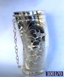 Full size bullhorn guampa, with exterior covered with Silver engravings